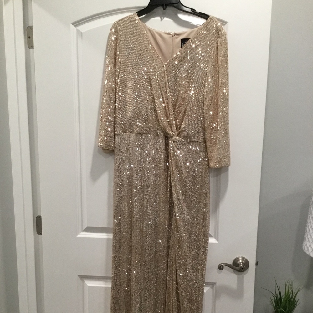 Alex Evenings, size 16, Gold